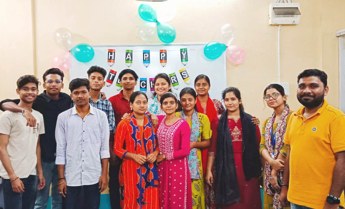 NIELIT-Students-teaching